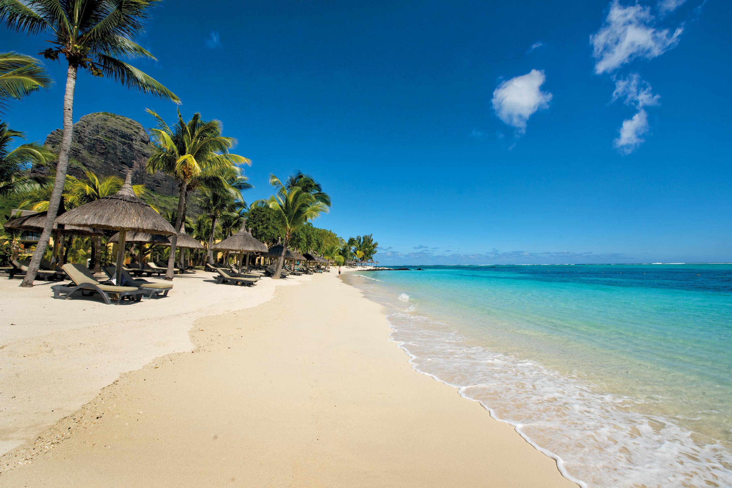 Paradis Beachcomber Golf Resort & Spa Le Morne Exterior photo