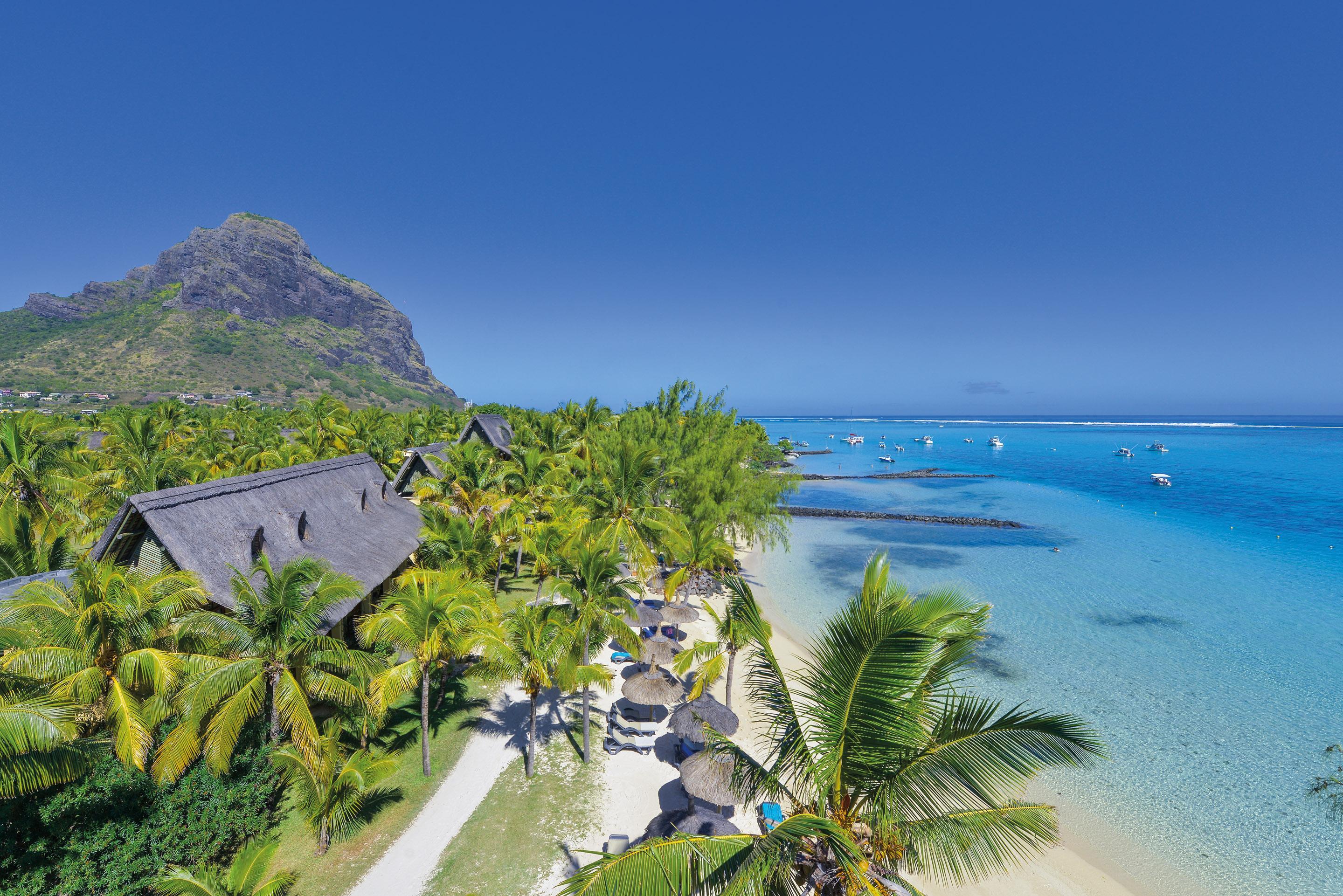 Paradis Beachcomber Golf Resort & Spa Le Morne Exterior photo