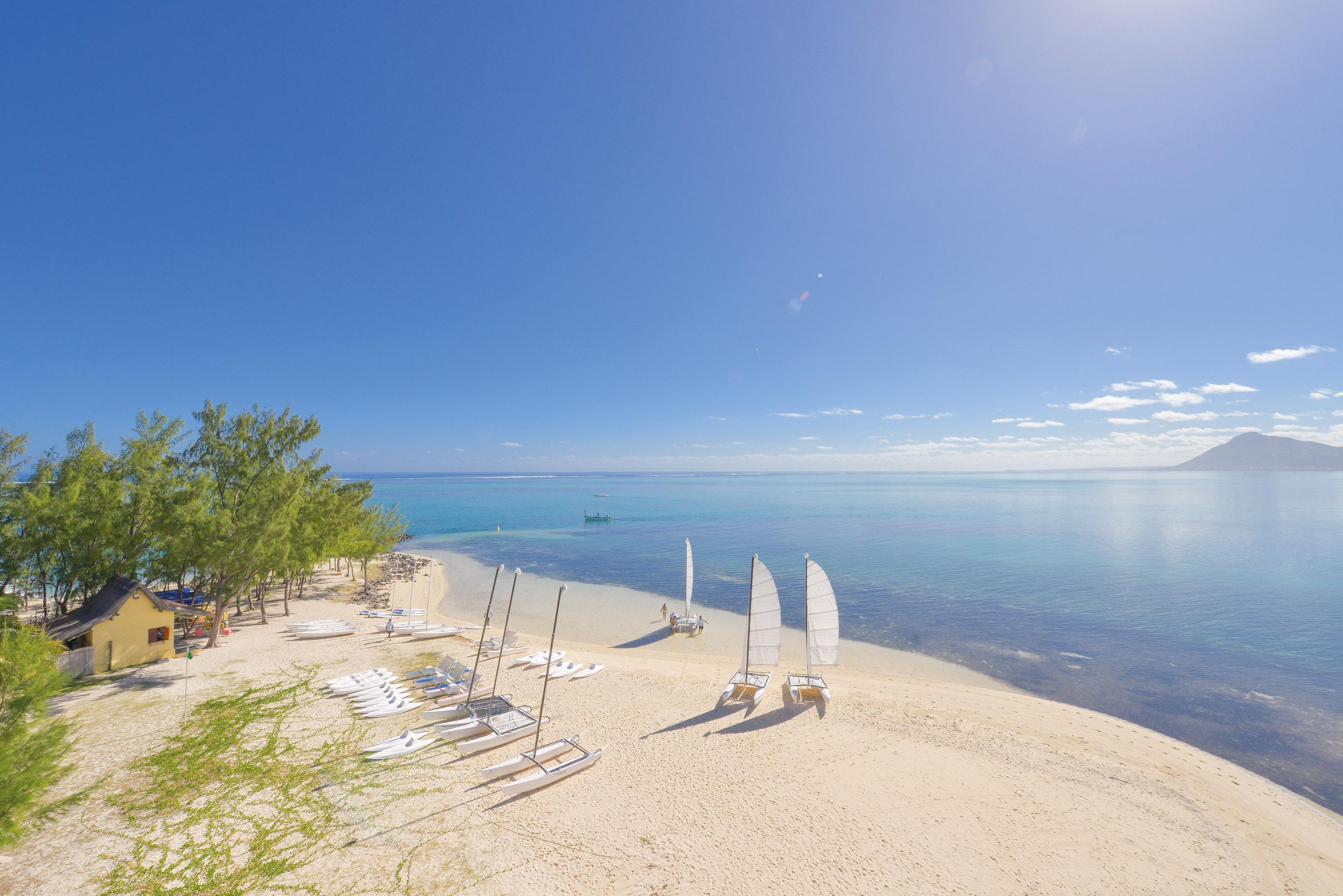 Paradis Beachcomber Golf Resort & Spa Le Morne Exterior photo