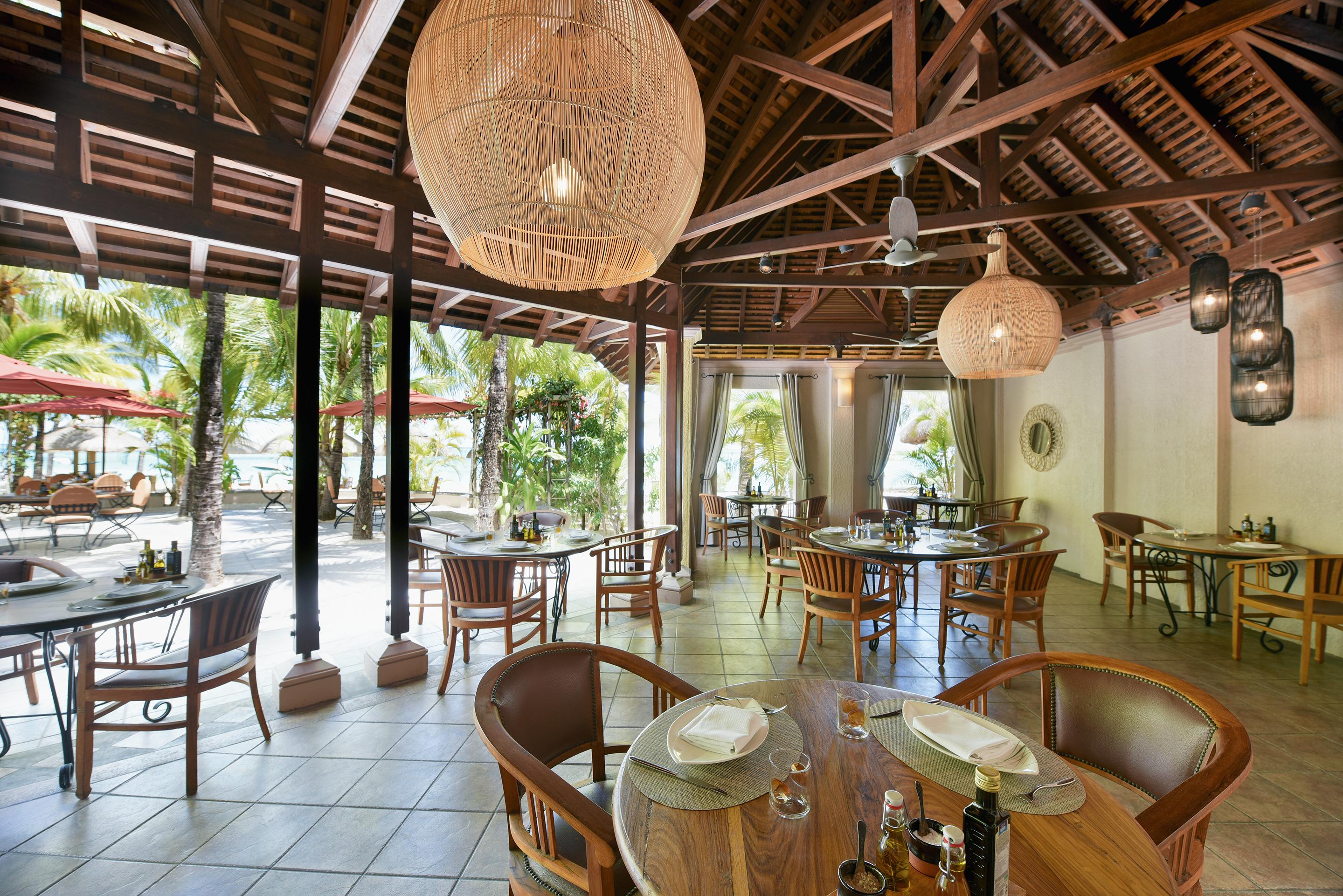 Paradis Beachcomber Golf Resort & Spa Le Morne Exterior photo
