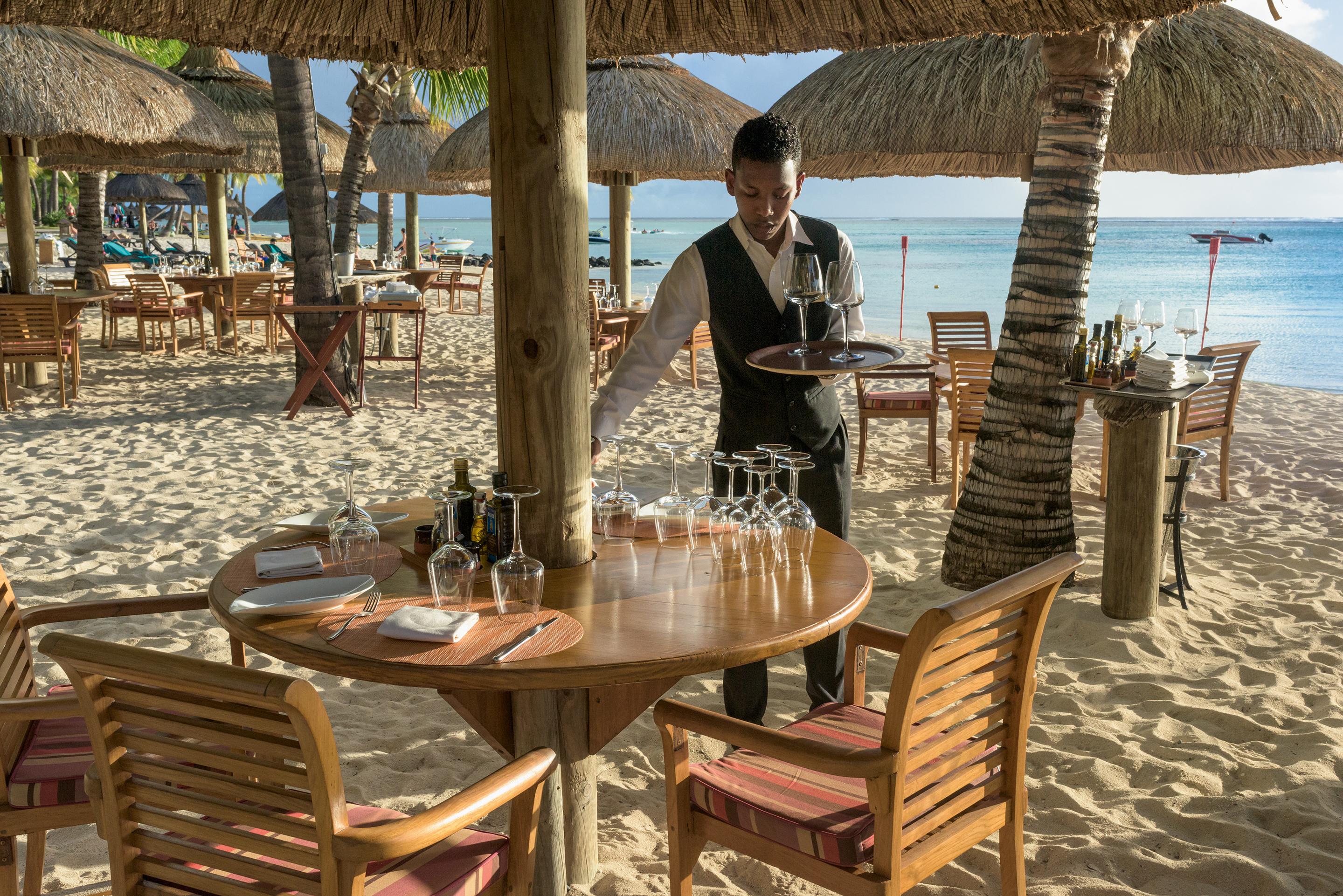 Paradis Beachcomber Golf Resort & Spa Le Morne Exterior photo