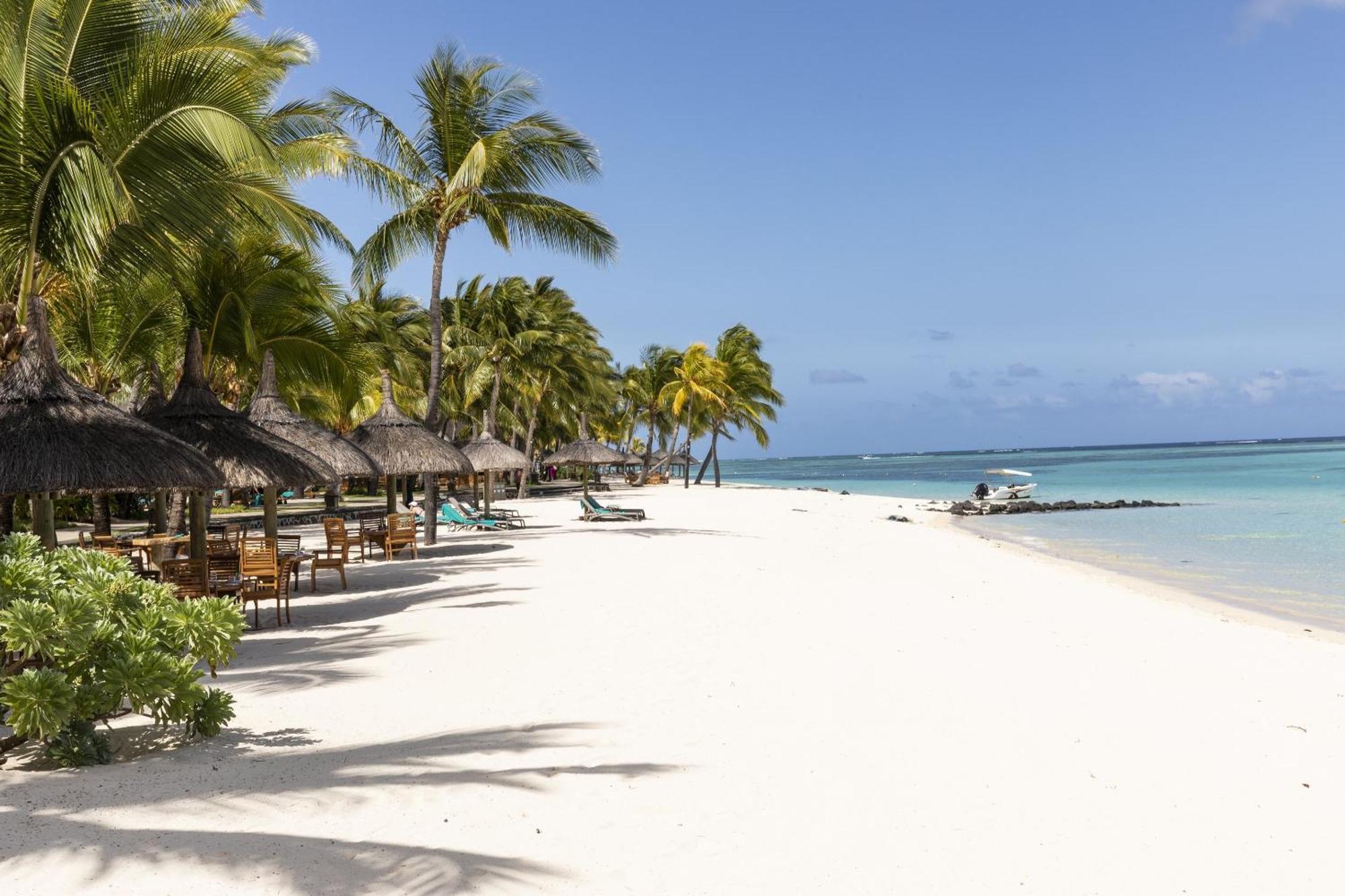 Paradis Beachcomber Golf Resort & Spa Le Morne Exterior photo