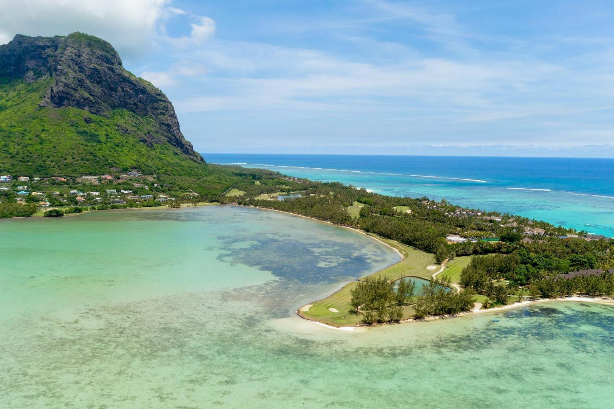 Paradis Beachcomber Golf Resort & Spa Le Morne Exterior photo