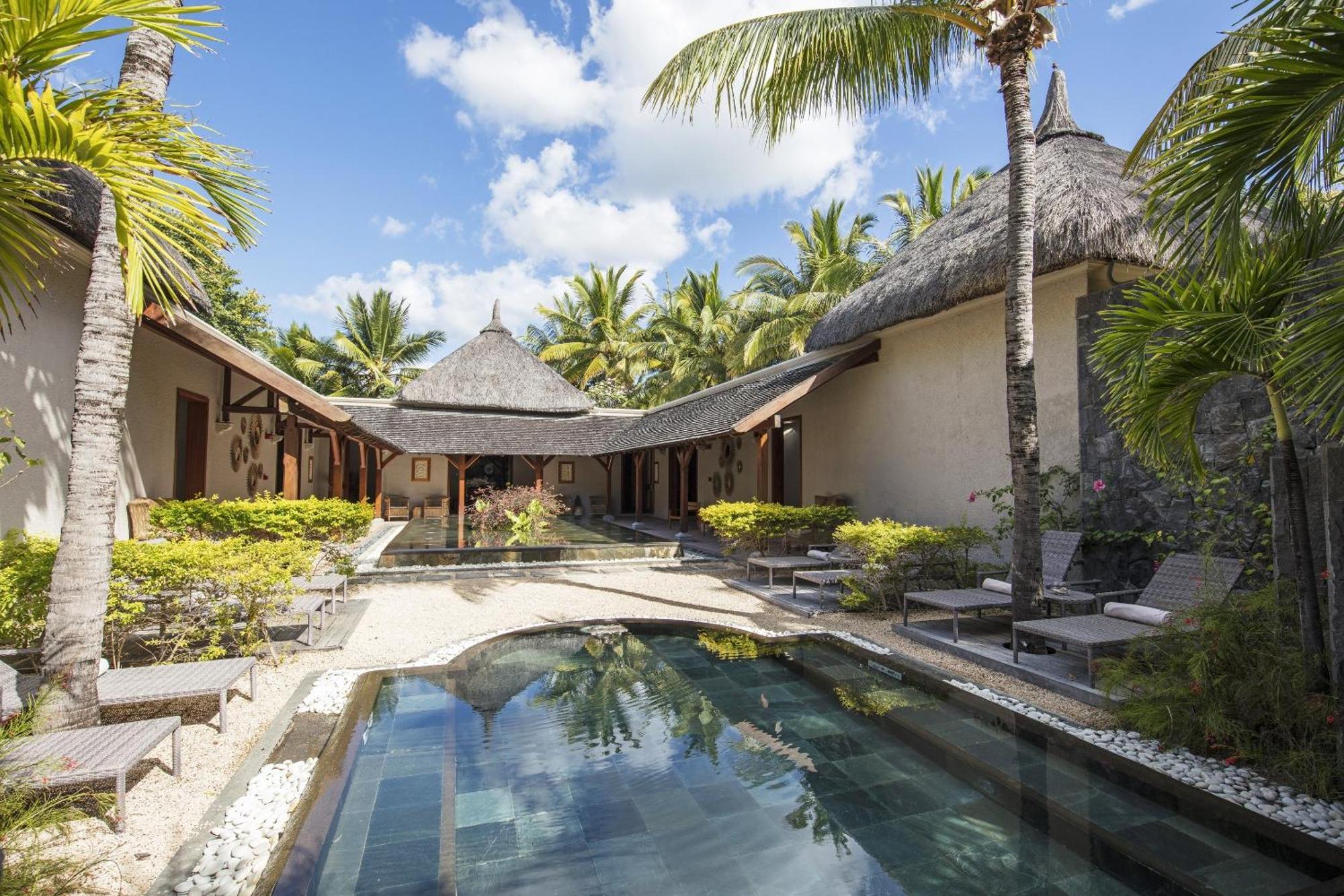 Paradis Beachcomber Golf Resort & Spa Le Morne Exterior photo