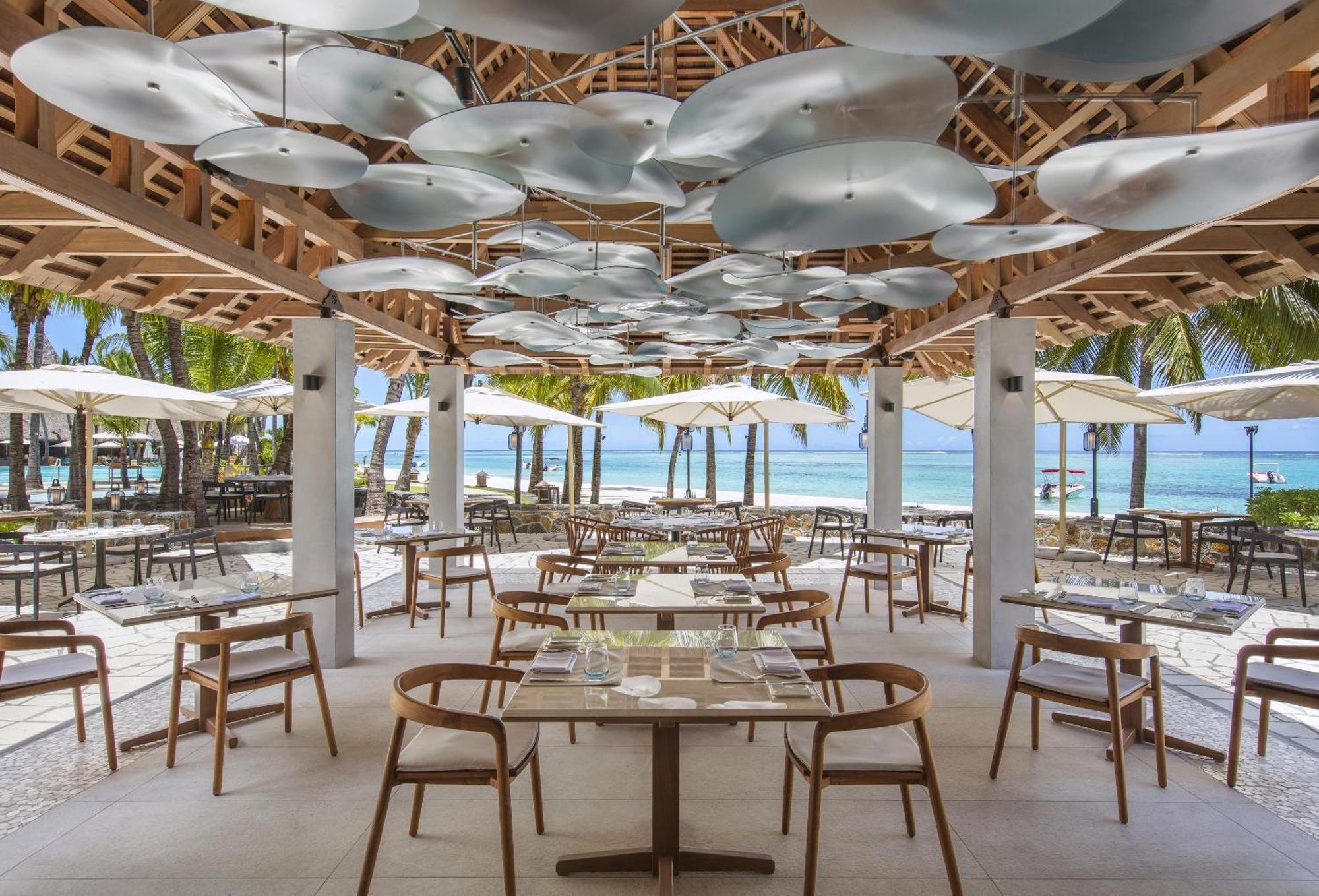 Paradis Beachcomber Golf Resort & Spa Le Morne Exterior photo
